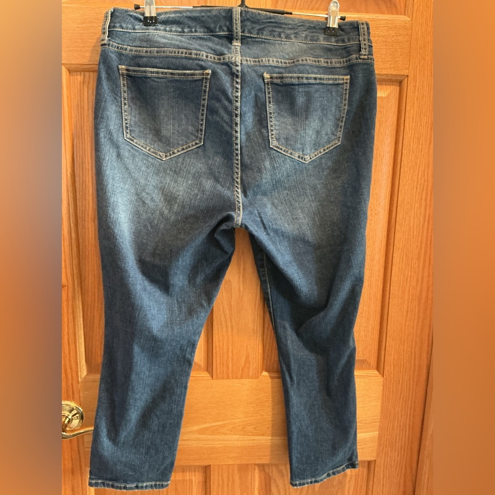 Torrid Cropped Capri Length Classic Skinny Dark Rinse Jeans Size 12 - Picture 5 of 7